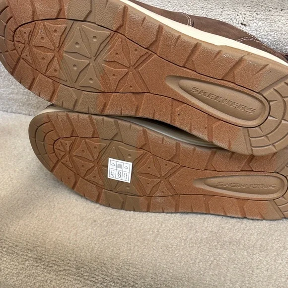 NWT/NIB Skechers Men’s Brown Hands Free Swift Fit Casual Shoes - Picture 4 of 7